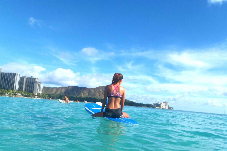 ハワイでサーフィン中の景色