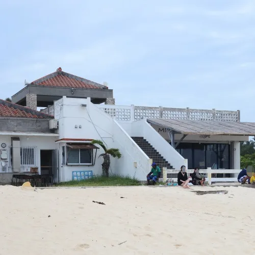 与那覇前浜ビーチの海の家